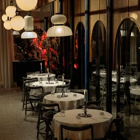 Pavilion Boutique Szálloda 4*